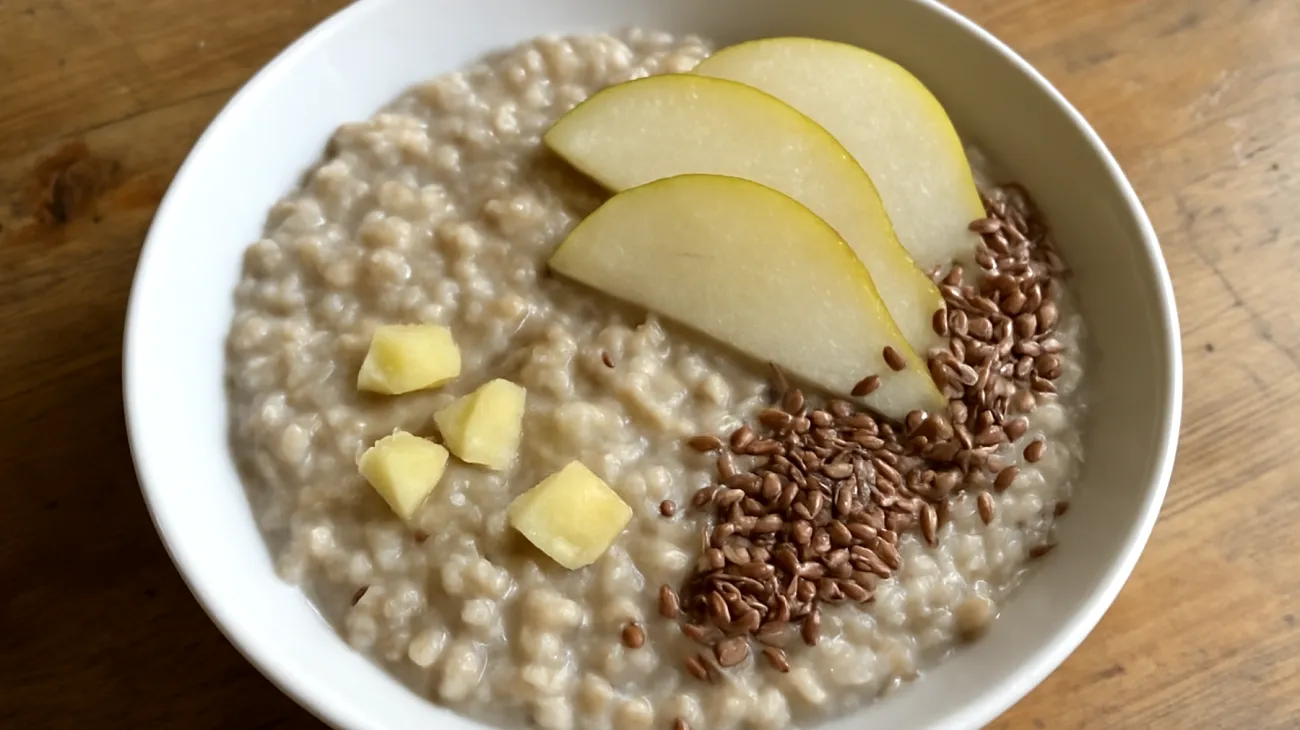 Buchweizen-Birnen-Porridge mit Ingwer und Leinsamen"